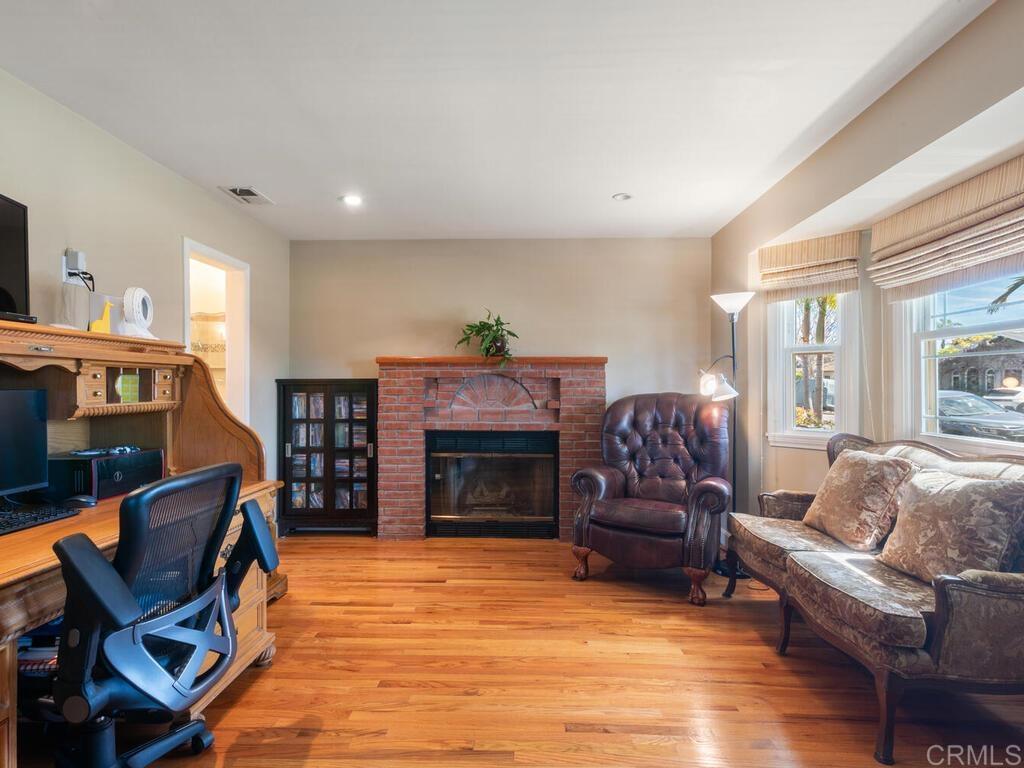 4839 Winona Avenue Property Photo 13
