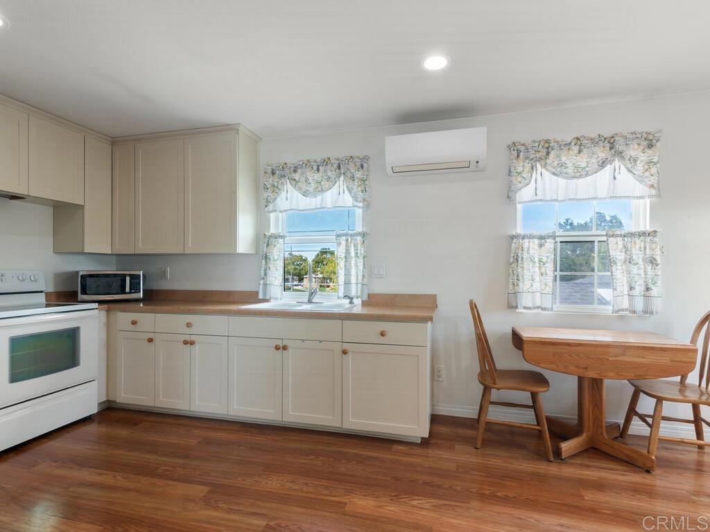 4839 Winona Avenue Property Photo 22