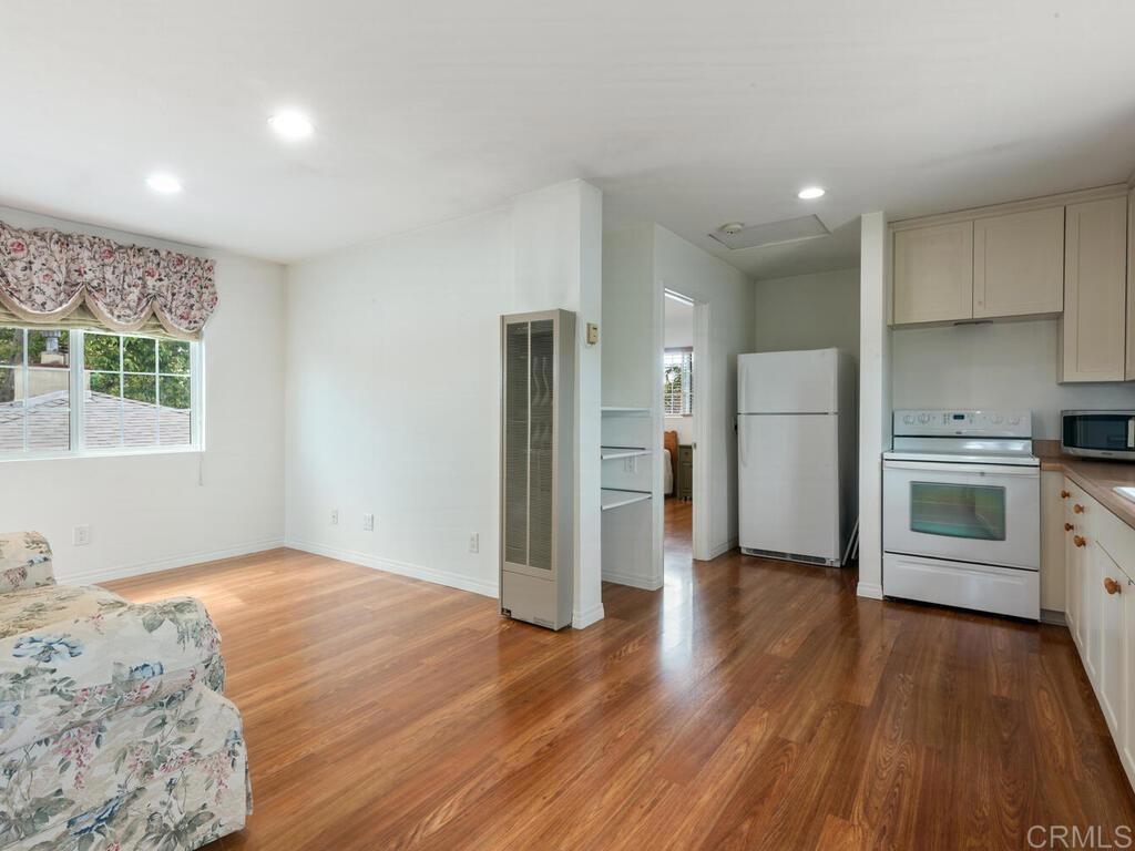 4839 Winona Avenue Property Photo 24