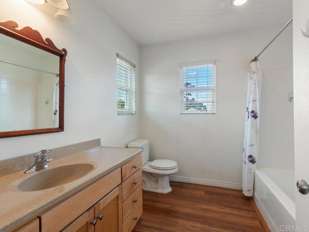 4839 Winona Avenue Property Photo 26