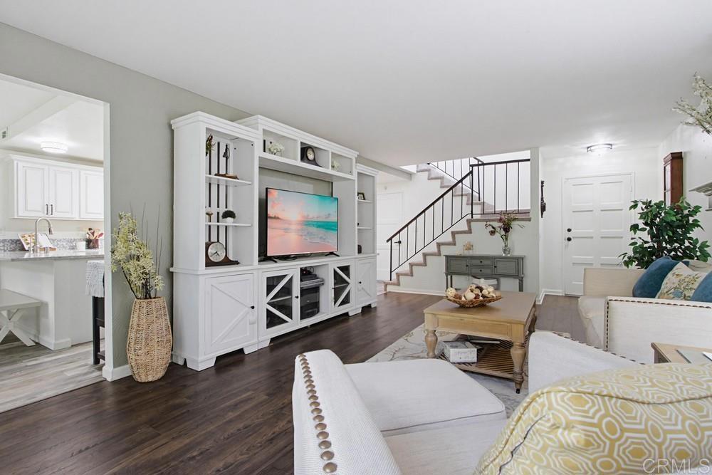 4608 Driftwood Circle Property Photo 4