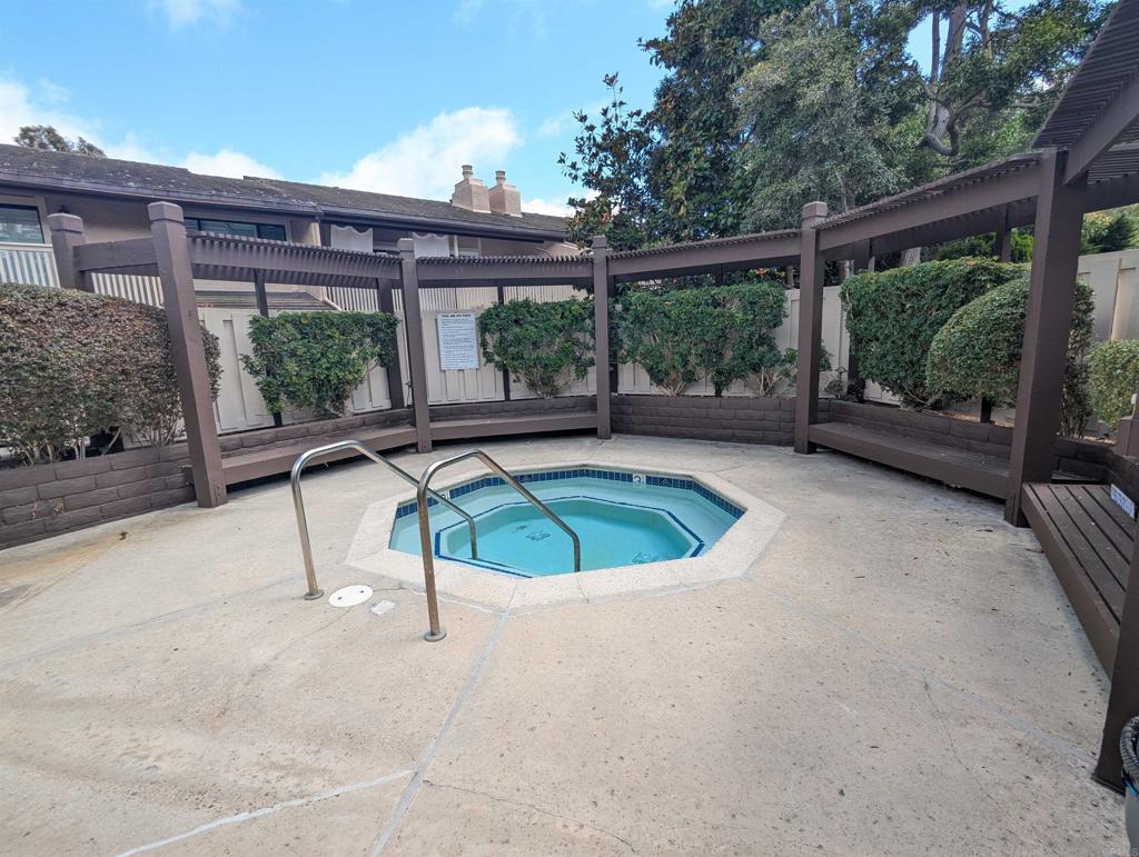 4608 Driftwood Circle Property Photo 32