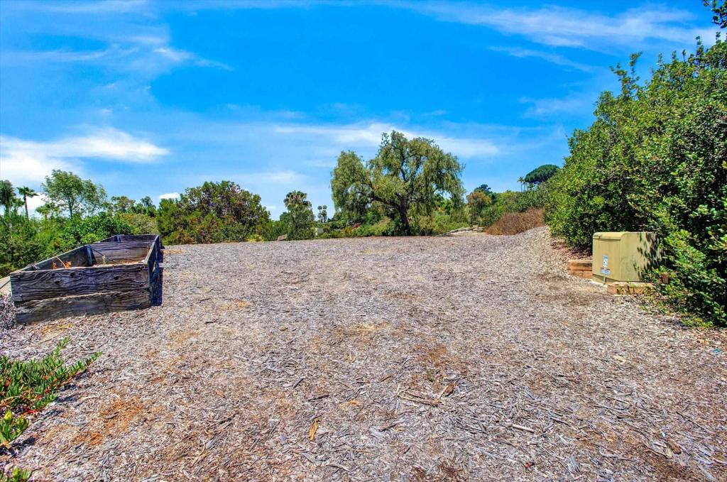 16850 Los Morros Property Photo 16