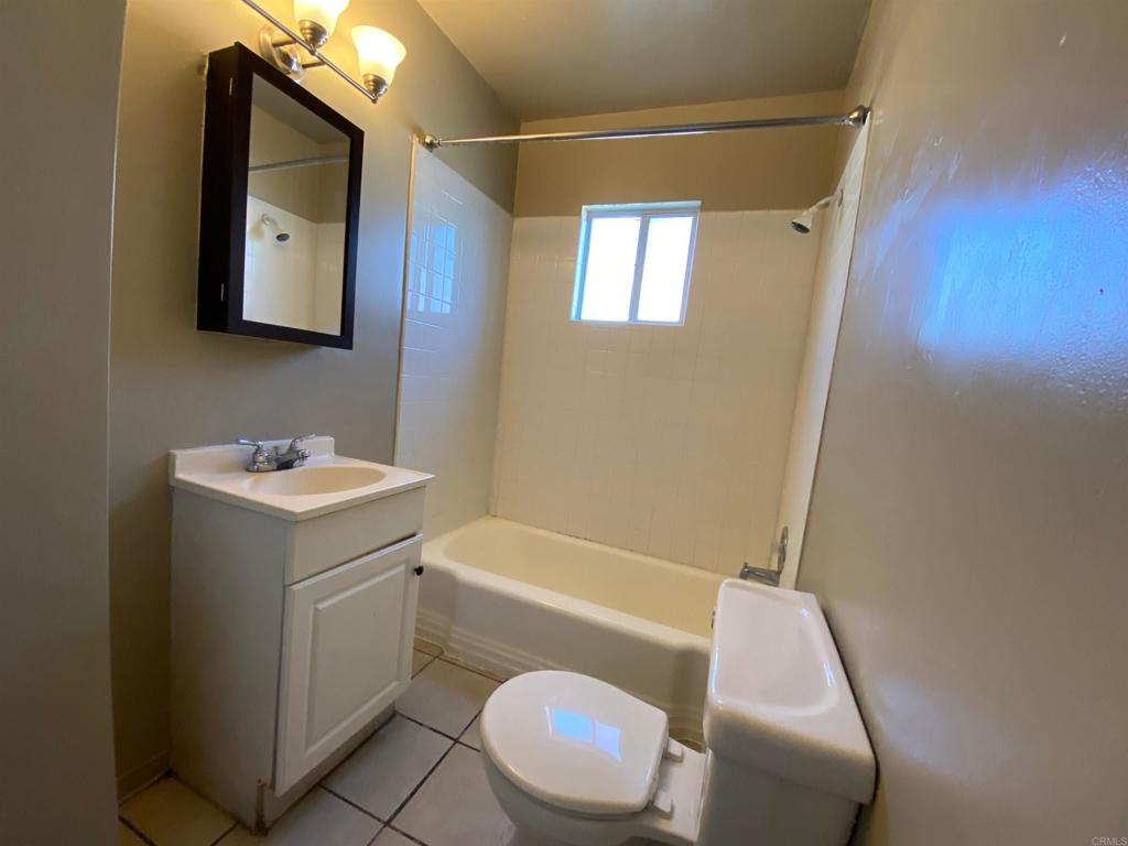1313 E 9th Street Property Photo 8