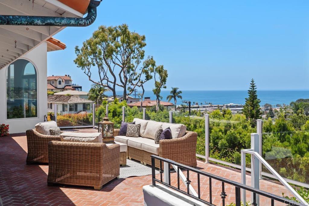 1420 La Jolla Knoll Property Photo 1