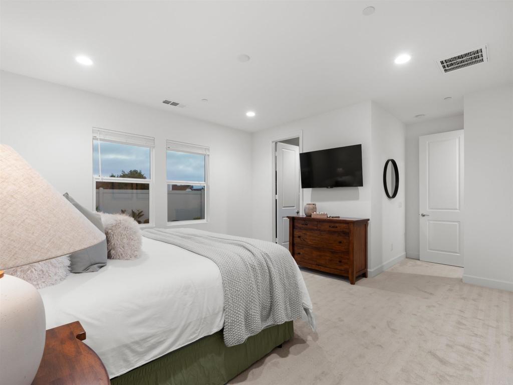 909 Woodhaven Road Property Photo 17