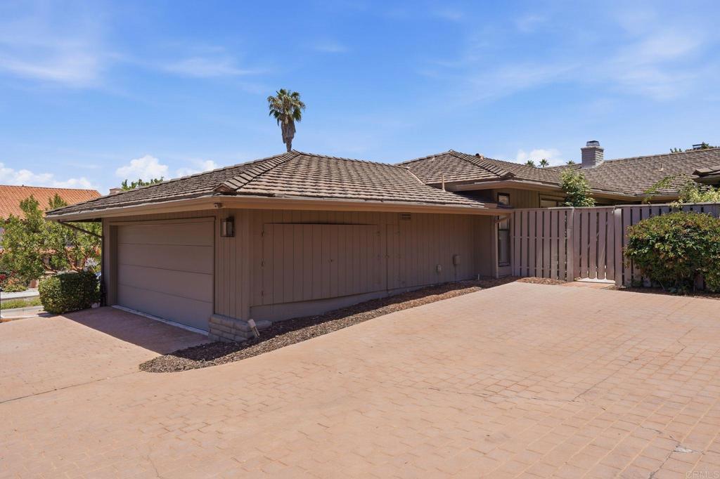 6137 Paseo Delicias Property Photo 44
