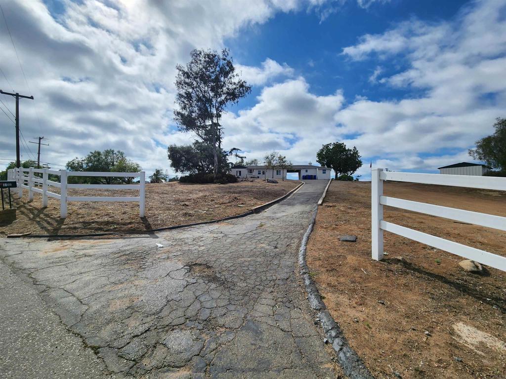 1060 Crest View Rd Property Photo 5