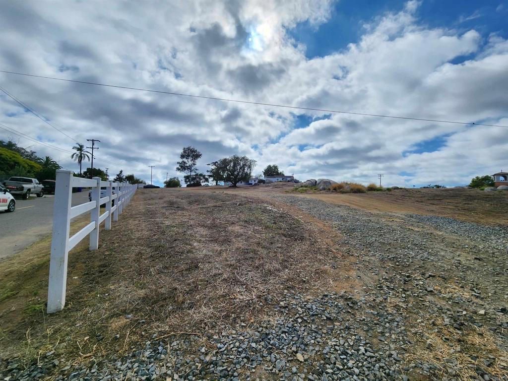 1060 Crest View Rd Property Photo 12