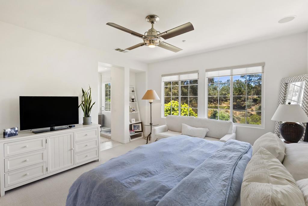 572 Beach St. Property Photo 5
