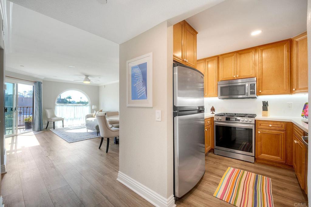 7509 Draper Ave Property Photo 4