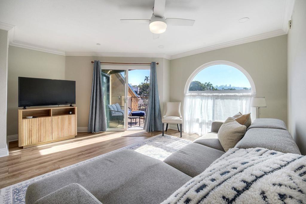 7509 Draper Ave Property Photo 13