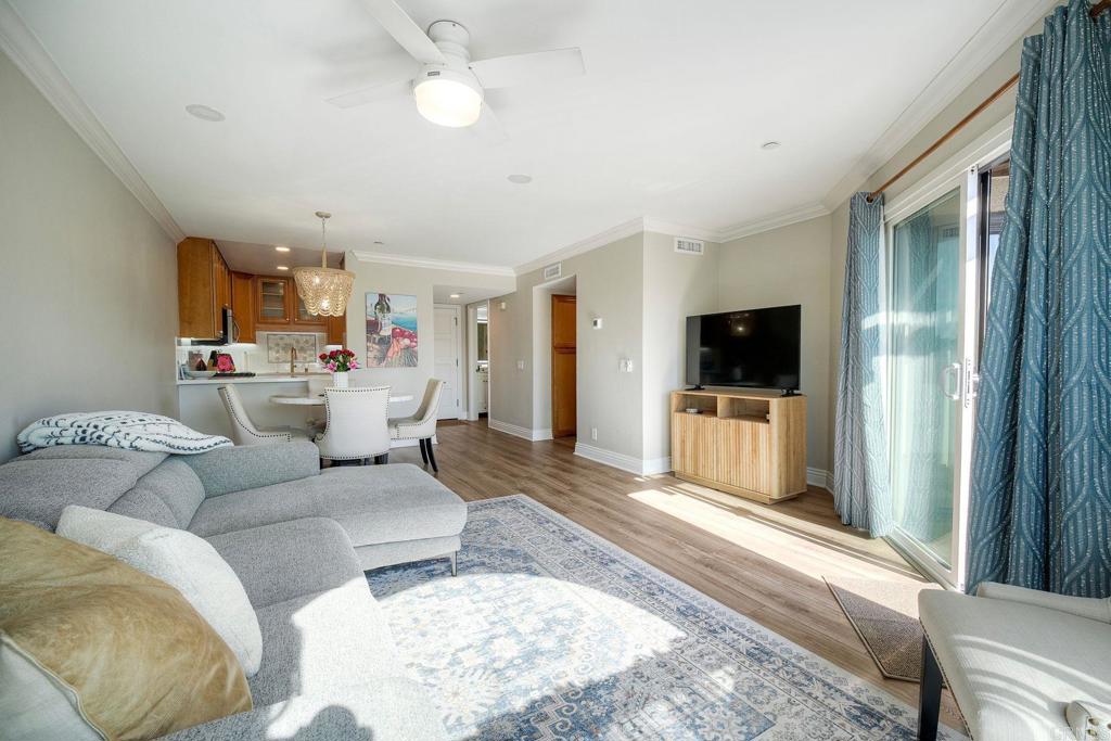 7509 Draper Ave Property Photo 14