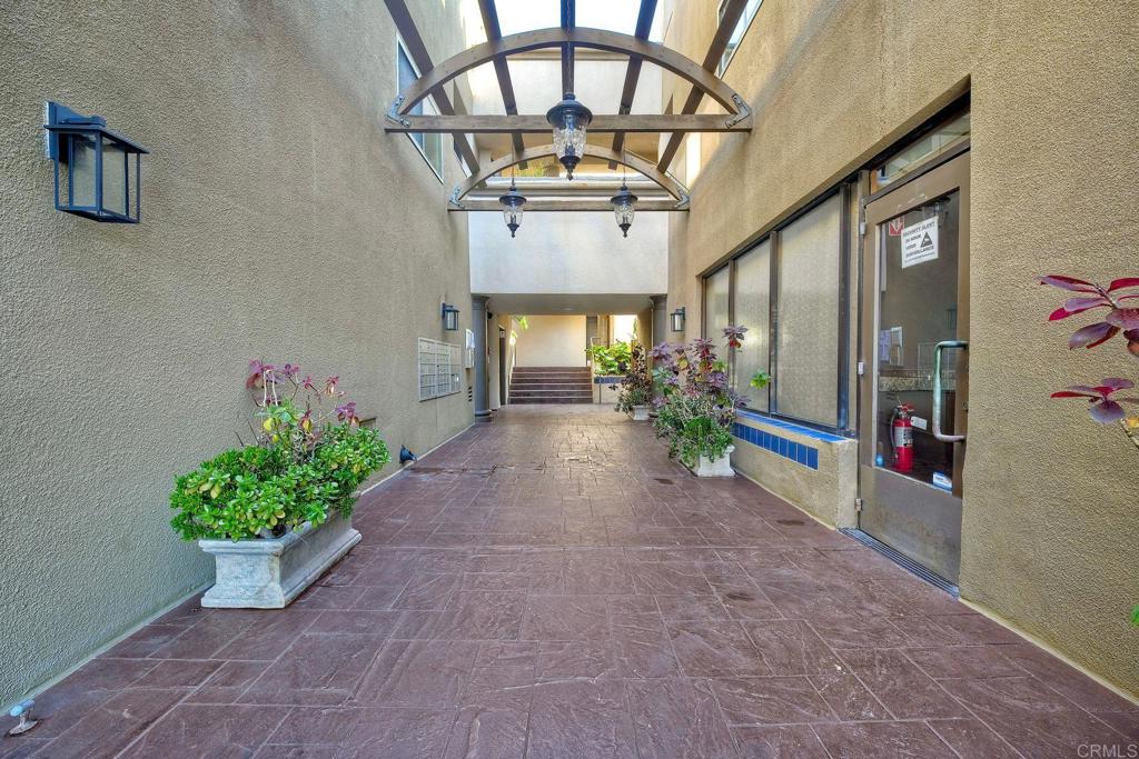 7509 Draper Ave Property Photo 34