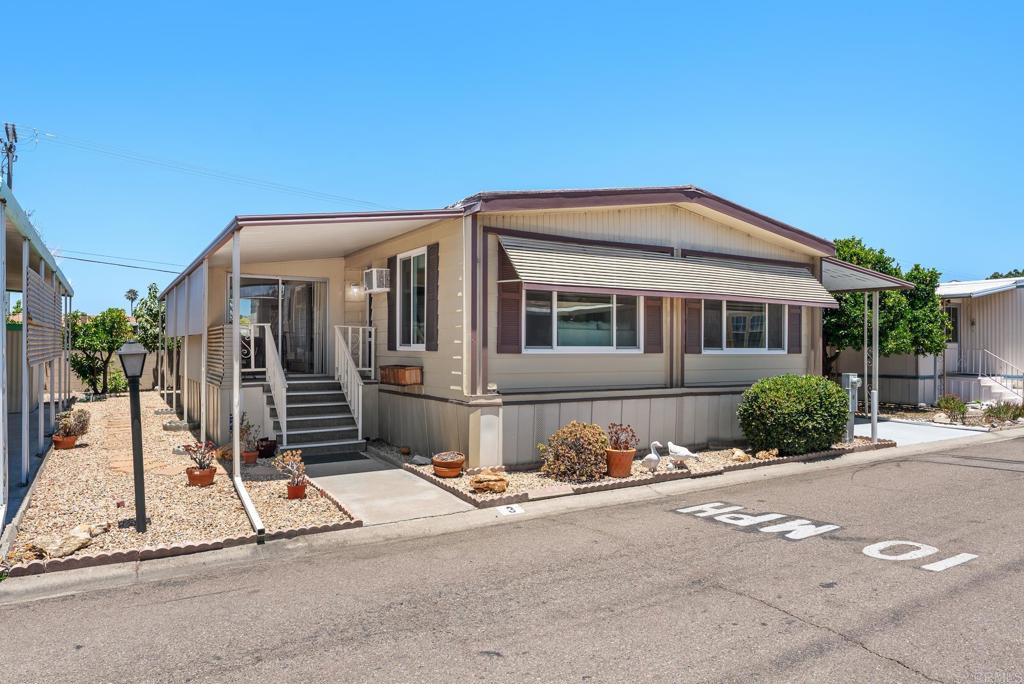 221 El Camino Real 3 Property Photo 3