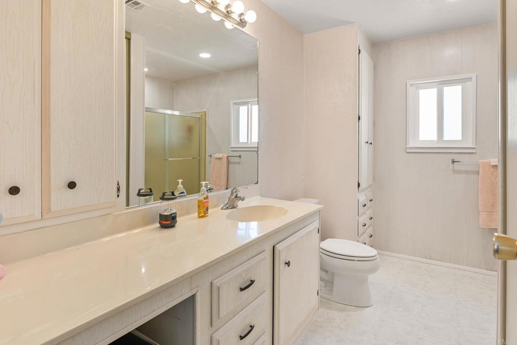 221 El Camino Real 3 Property Photo 28