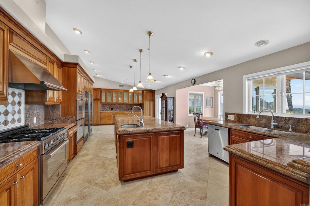 11535 Alps Way Property Photo 3