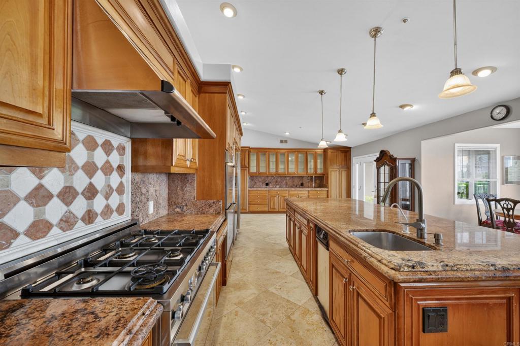 11535 Alps Way Property Photo 4