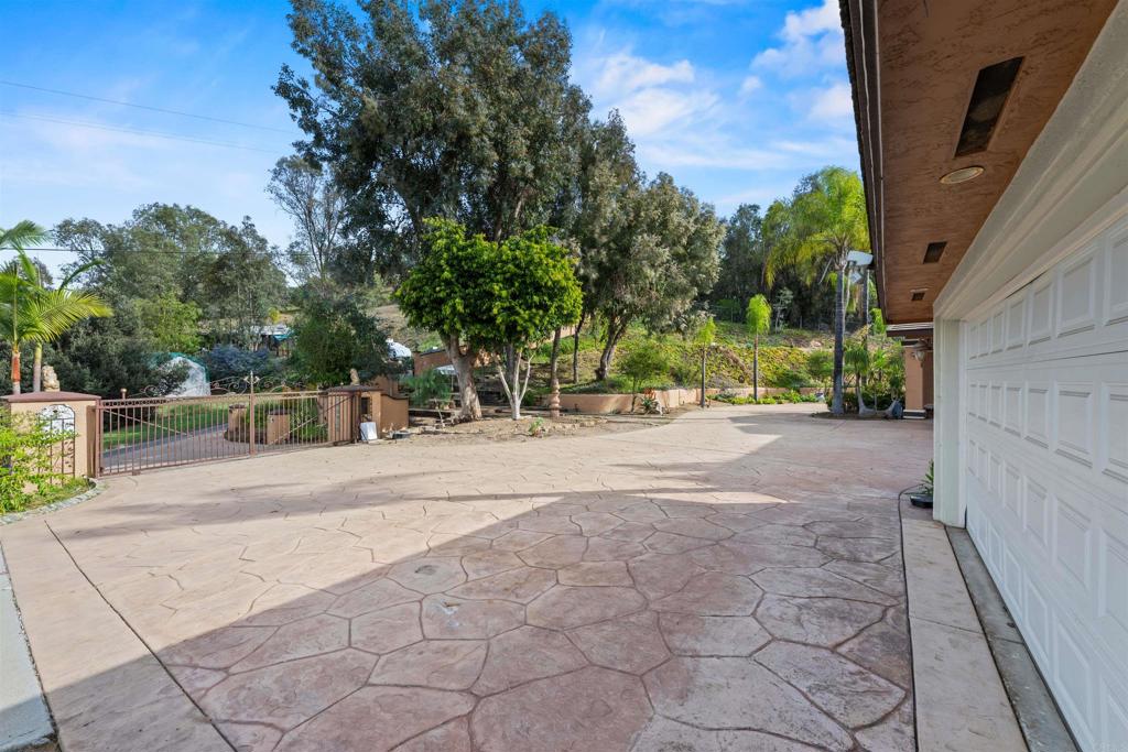 11535 Alps Way Property Photo 40