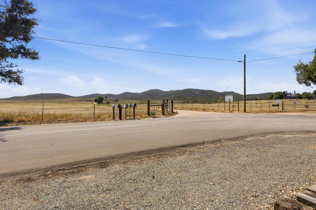 1077 Montecito Way Property Photo 32