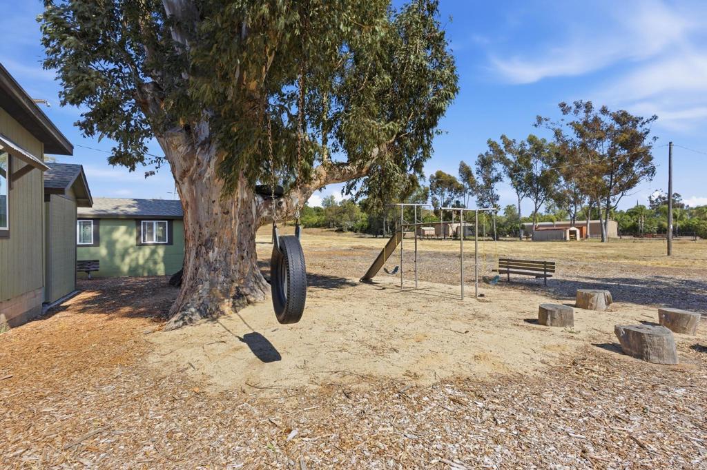1077 Montecito Way Property Photo 38