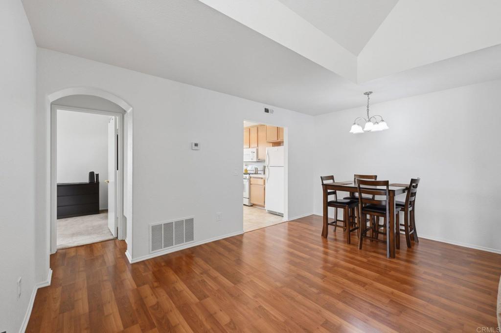 2633 Regent Road Property Photo 4
