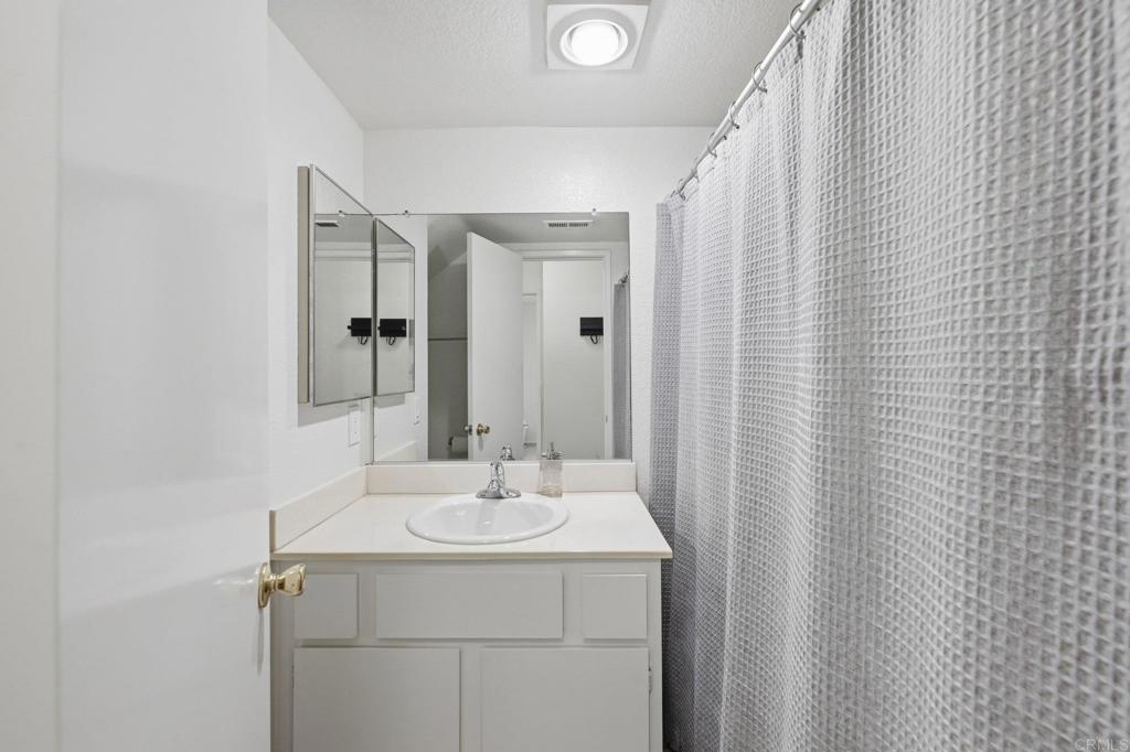 2633 Regent Road Property Photo 14