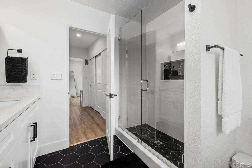 4975 Greenbrier Avenue Property Photo 11