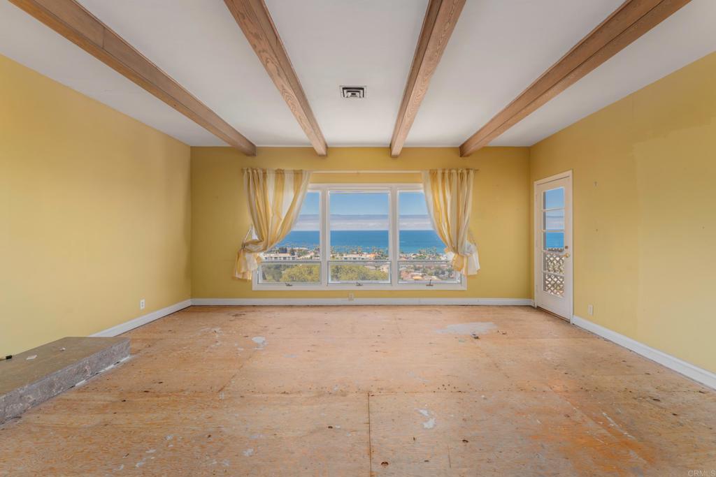 6530 Manana Place Property Photo 4