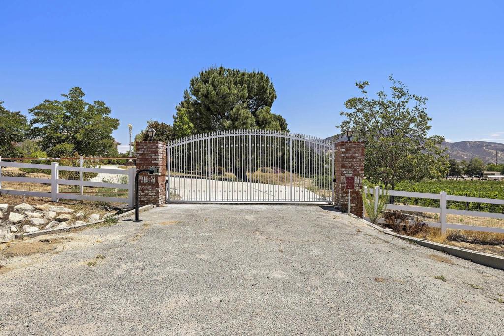 36910 Pauba Rd Property Photo 9