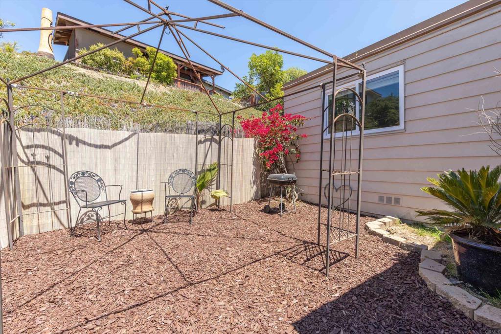 971 Borden Road 32 Property Photo 29