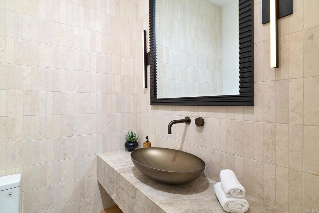 228 N Helix Property Photo 6