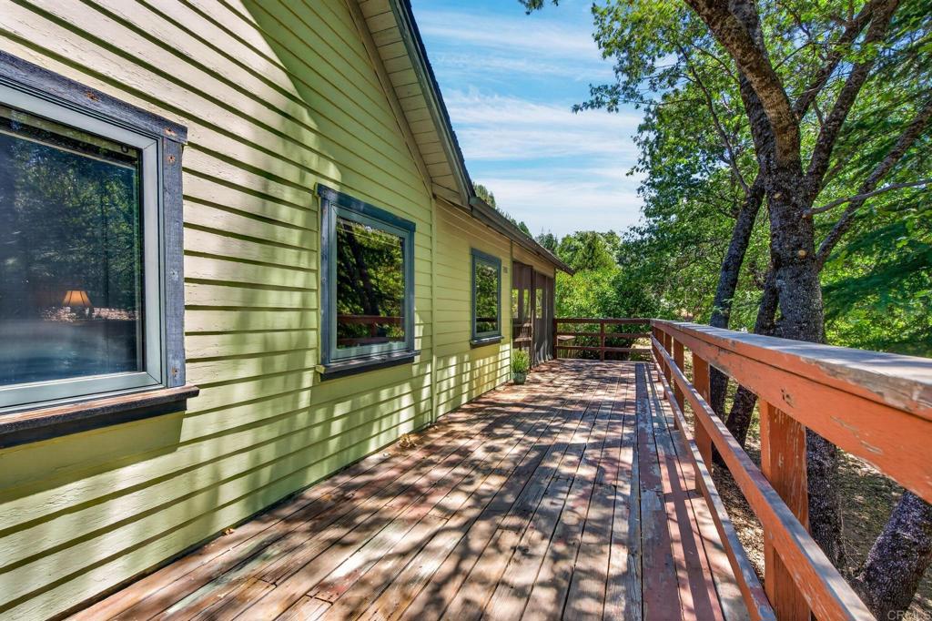 1352 Sunshine Trail Property Photo 4