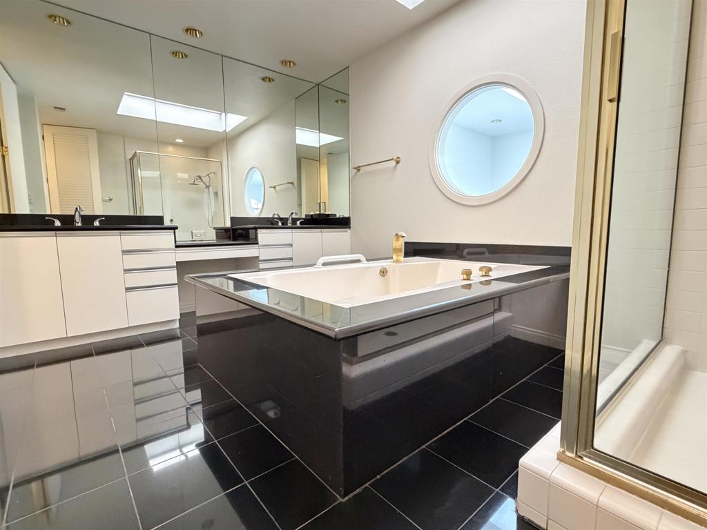 7490 Via De Fortuna Property Photo 19
