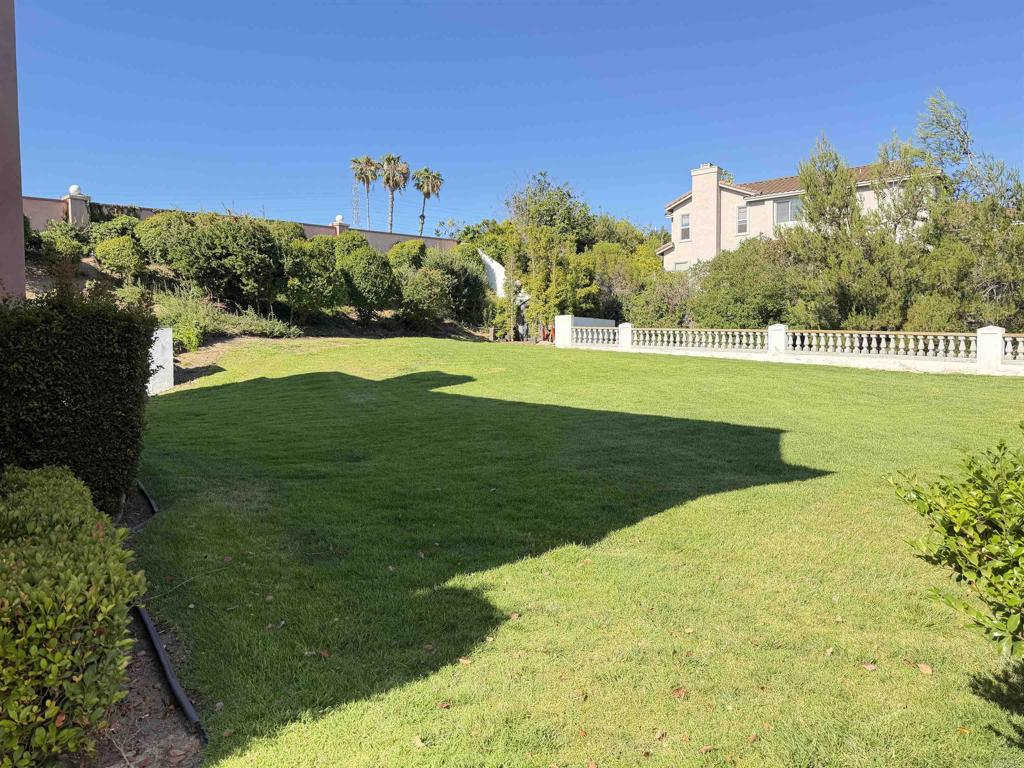 7490 Via De Fortuna Property Photo 27