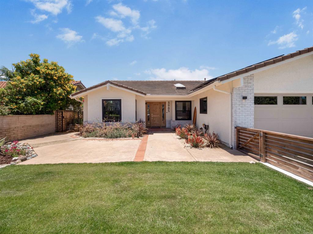 3985 Syme Drive Property Photo 1