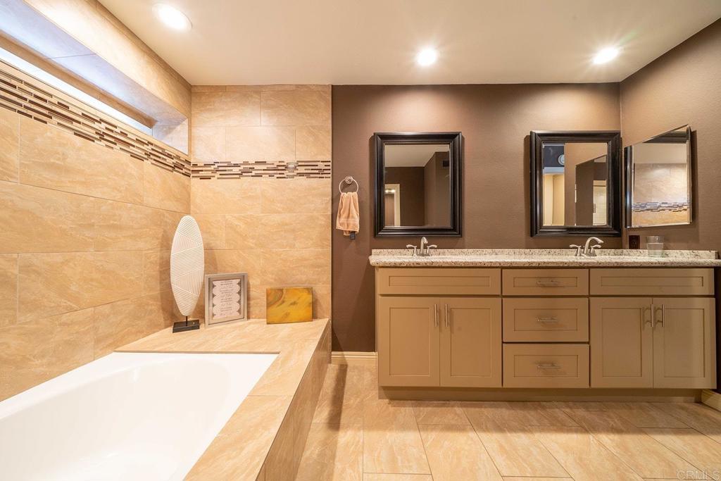 4016 Layang Layang Circle C Property Photo 29
