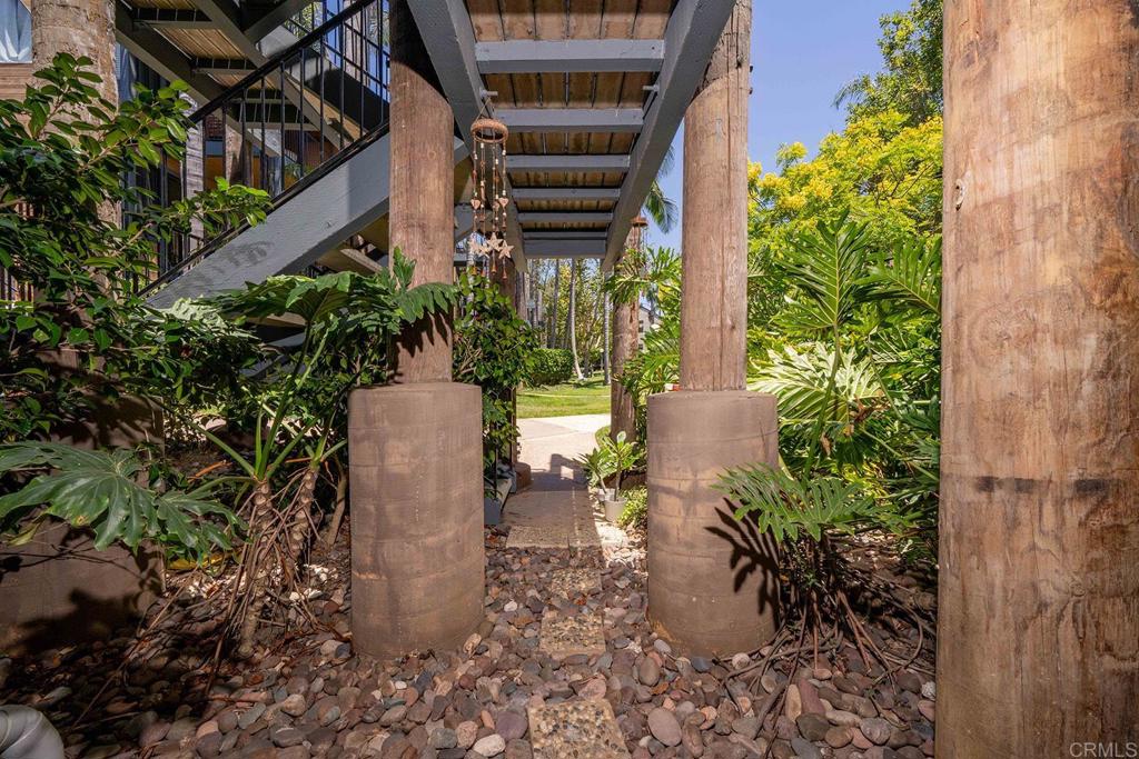 4016 Layang Layang Circle C Property Photo 36