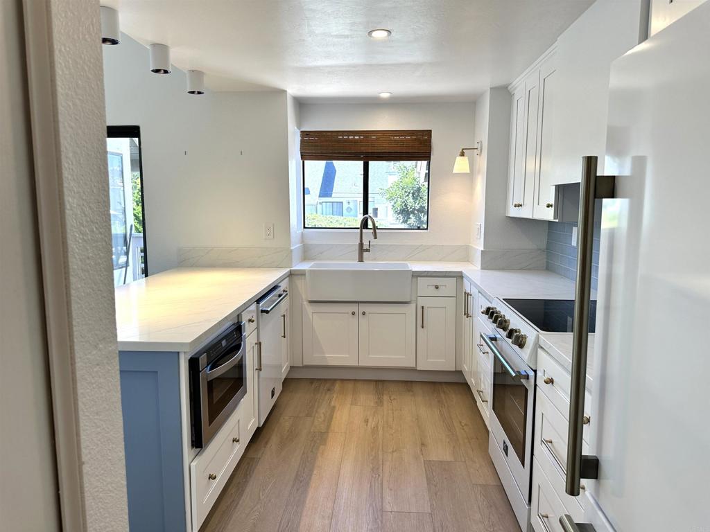 542 Via De La Valle J Property Photo 7