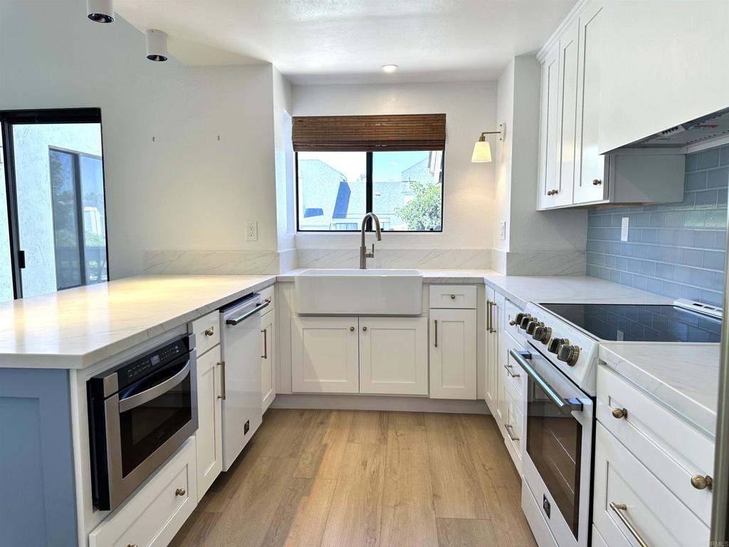 542 Via De La Valle J Property Photo 8