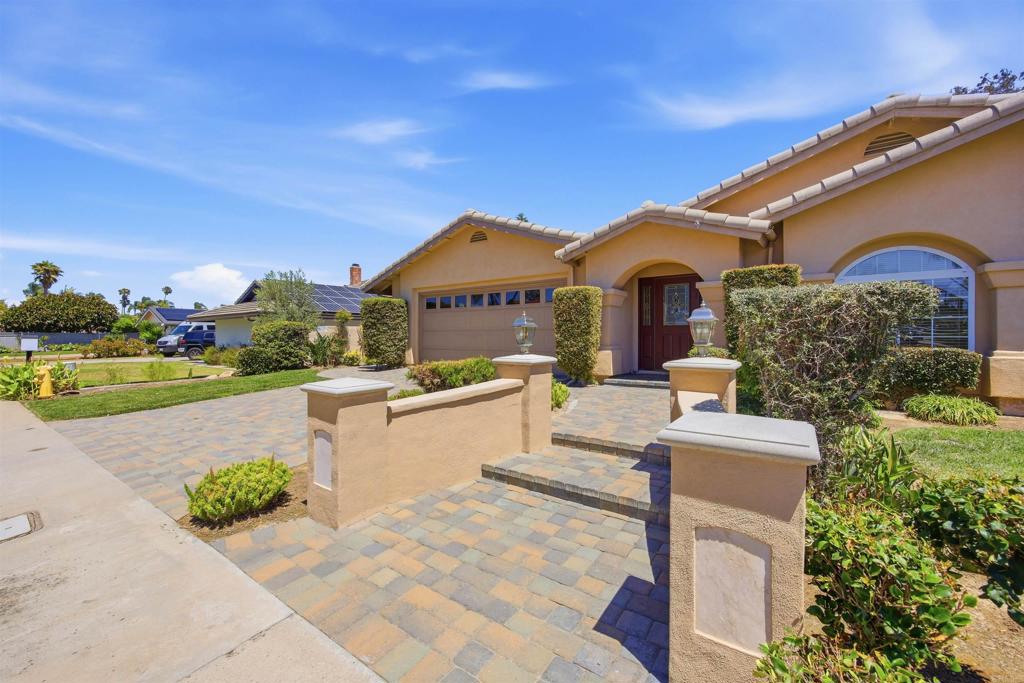 7738 Madrilena Way Property Photo 4