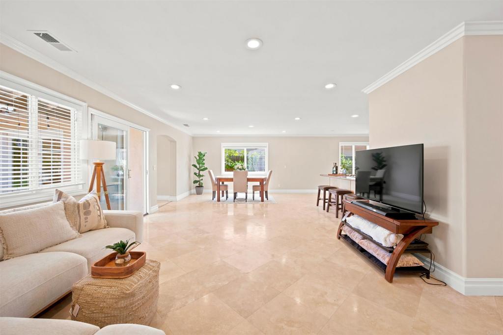 7738 Madrilena Way Property Photo 10