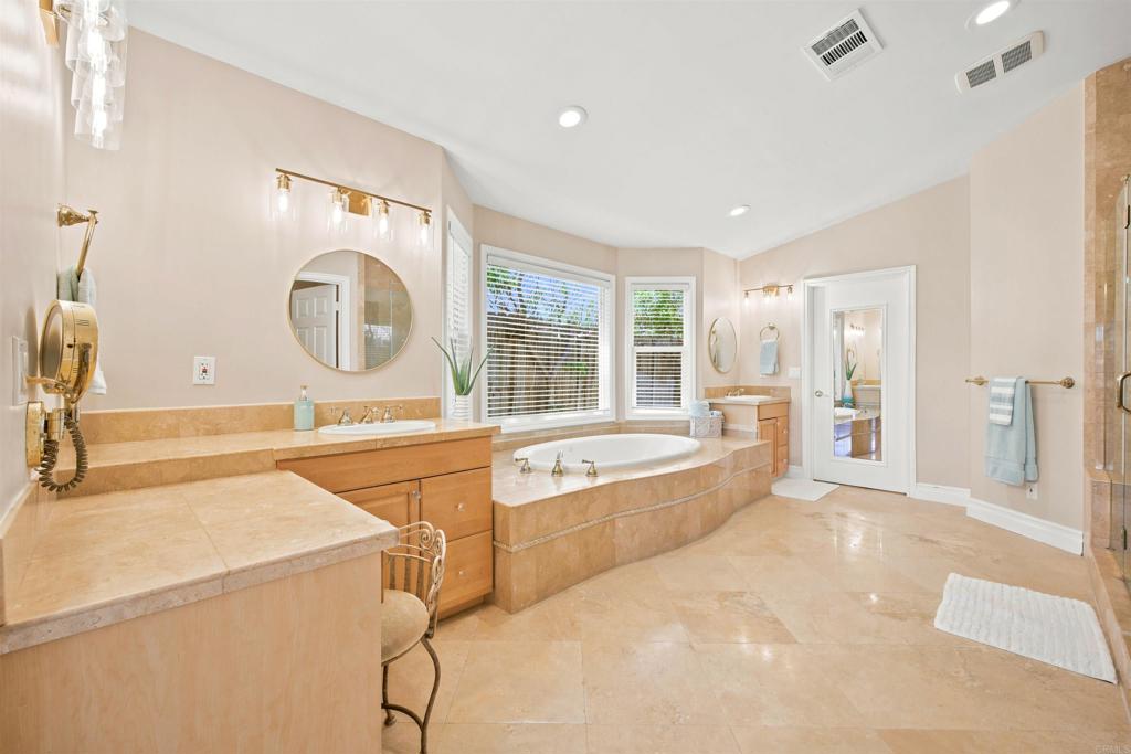 7738 Madrilena Way Property Photo 24