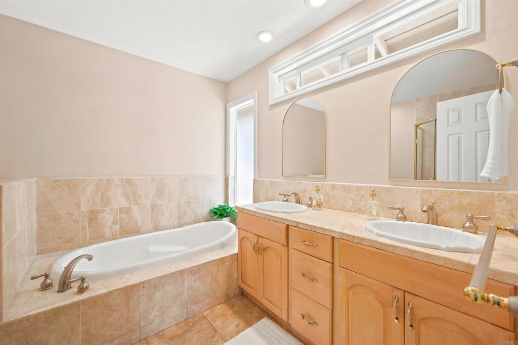 7738 Madrilena Way Property Photo 34