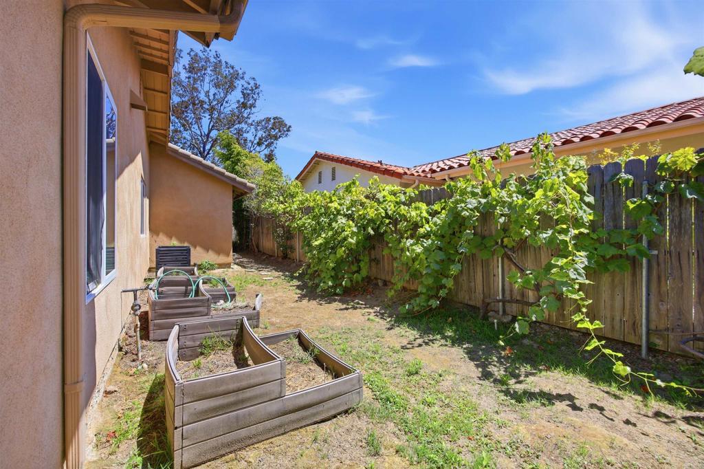 7738 Madrilena Way Property Photo 39