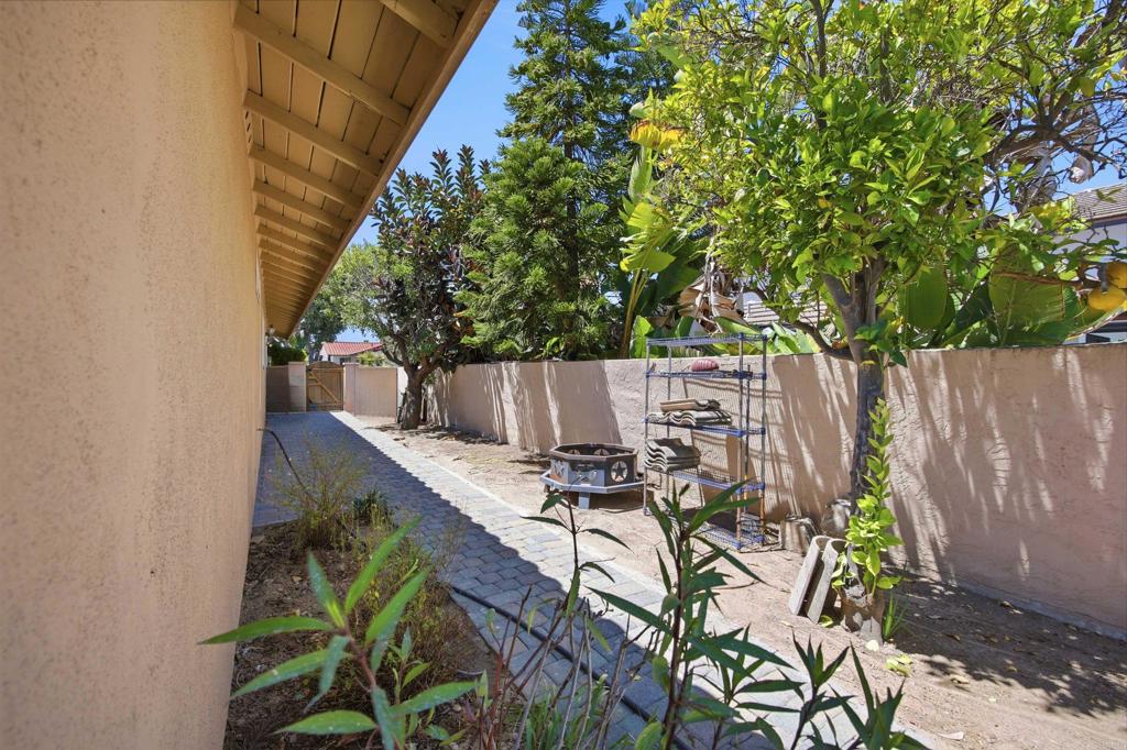 7738 Madrilena Way Property Photo 40