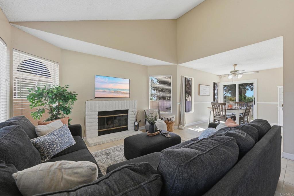 1851 Normandy Glen Property Photo 9