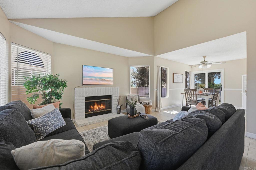 1851 Normandy Glen Property Photo 10