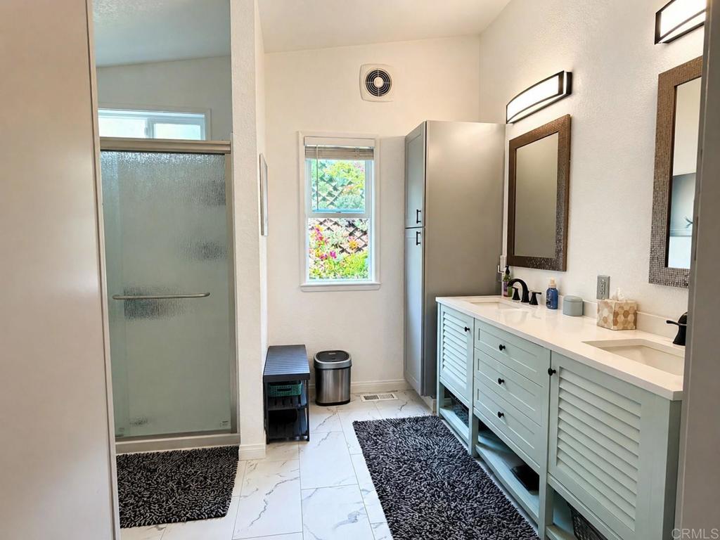 1145 E Barham Drive 71 Property Photo 8