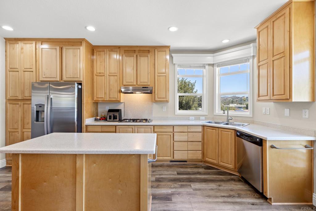 525 W El Norte Parkway 290 Property Photo 12